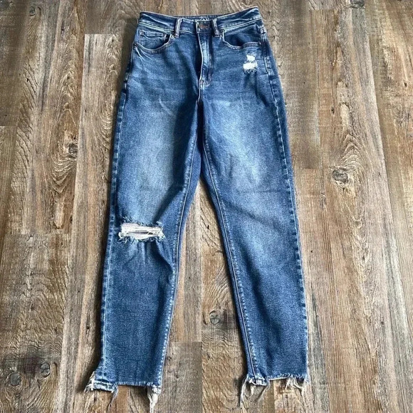 American Eagle | Highest Rise Mom Jeans - Picture 2 of 7